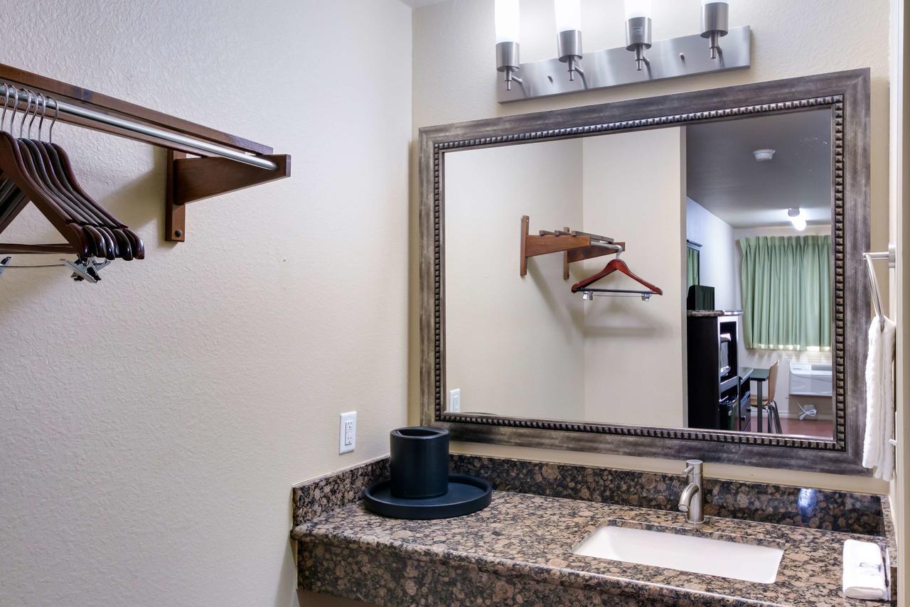 Motel 6 Floresville Dış mekan fotoğraf