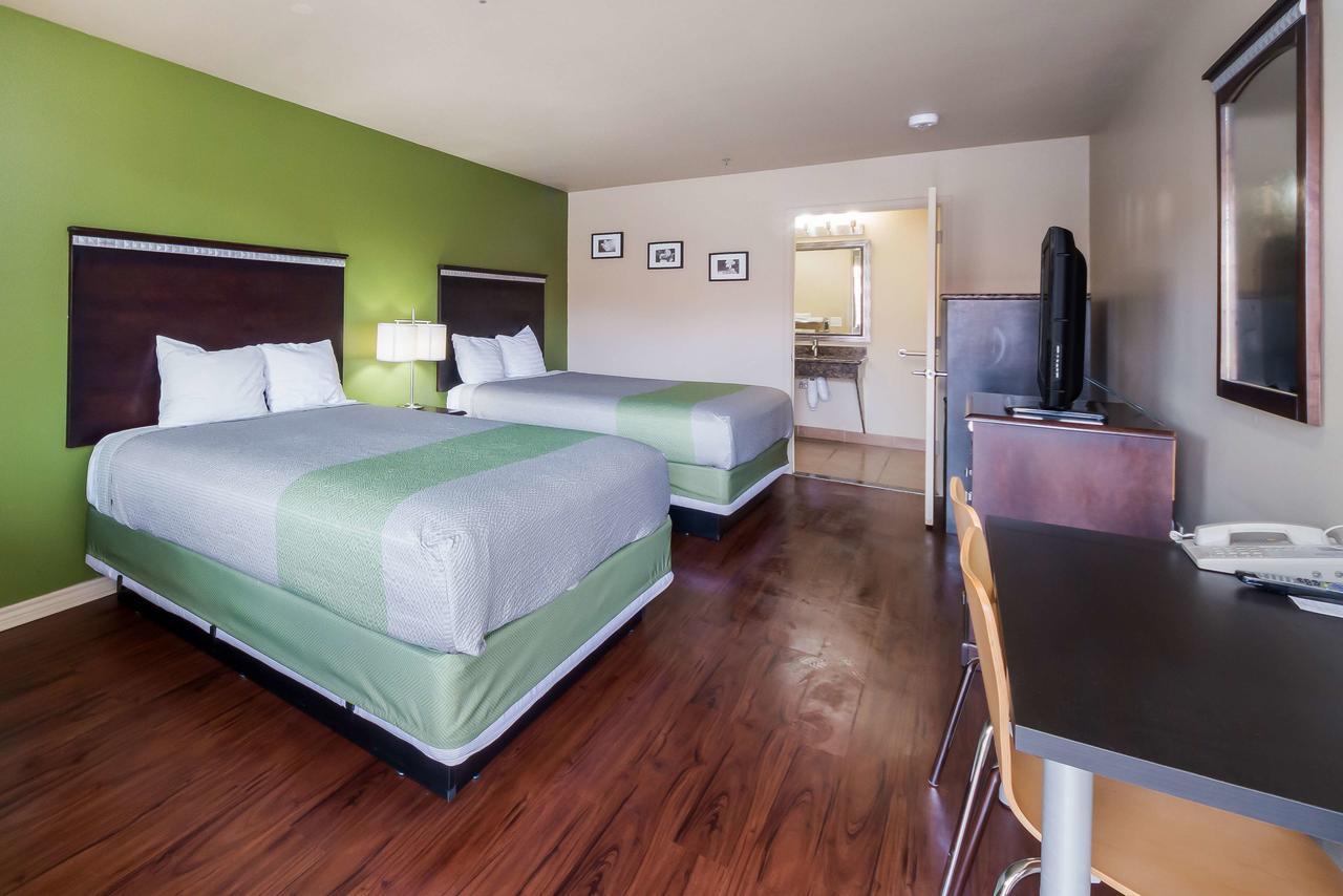 Motel 6 Floresville Dış mekan fotoğraf