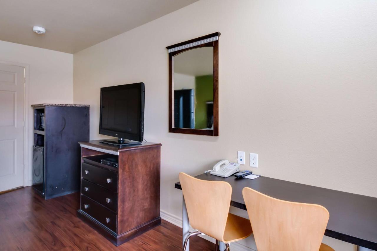 Motel 6 Floresville Dış mekan fotoğraf