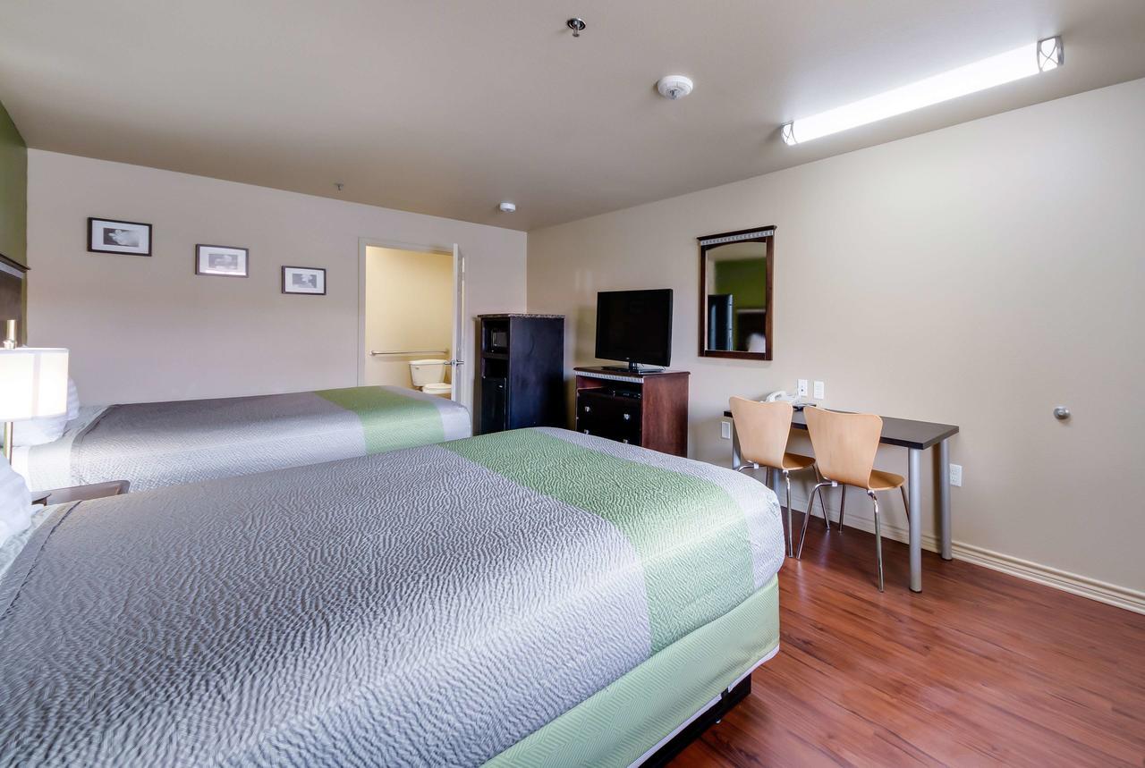 Motel 6 Floresville Dış mekan fotoğraf